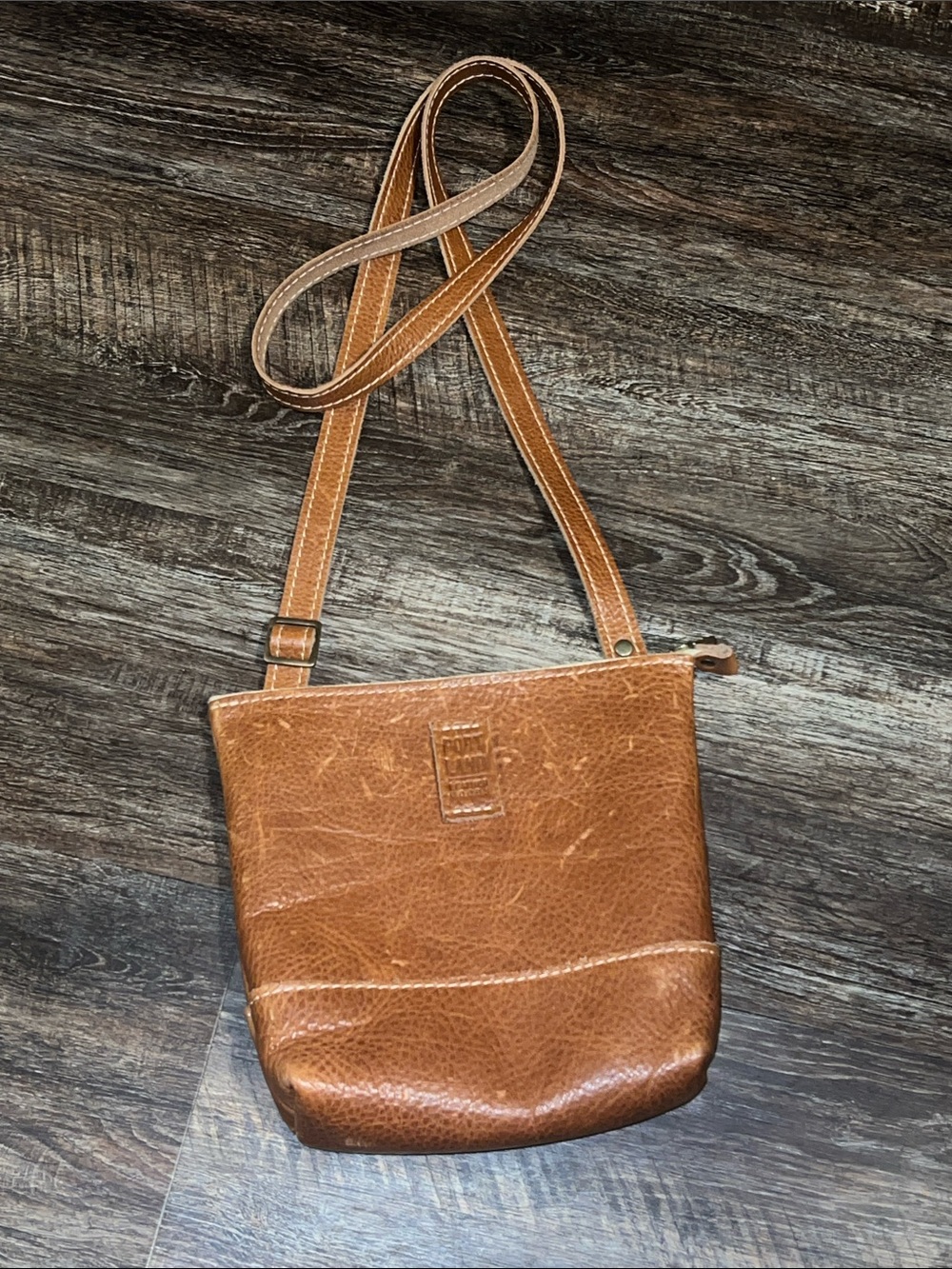 Tan Leather Crossbody Bag with Adjustable Strap